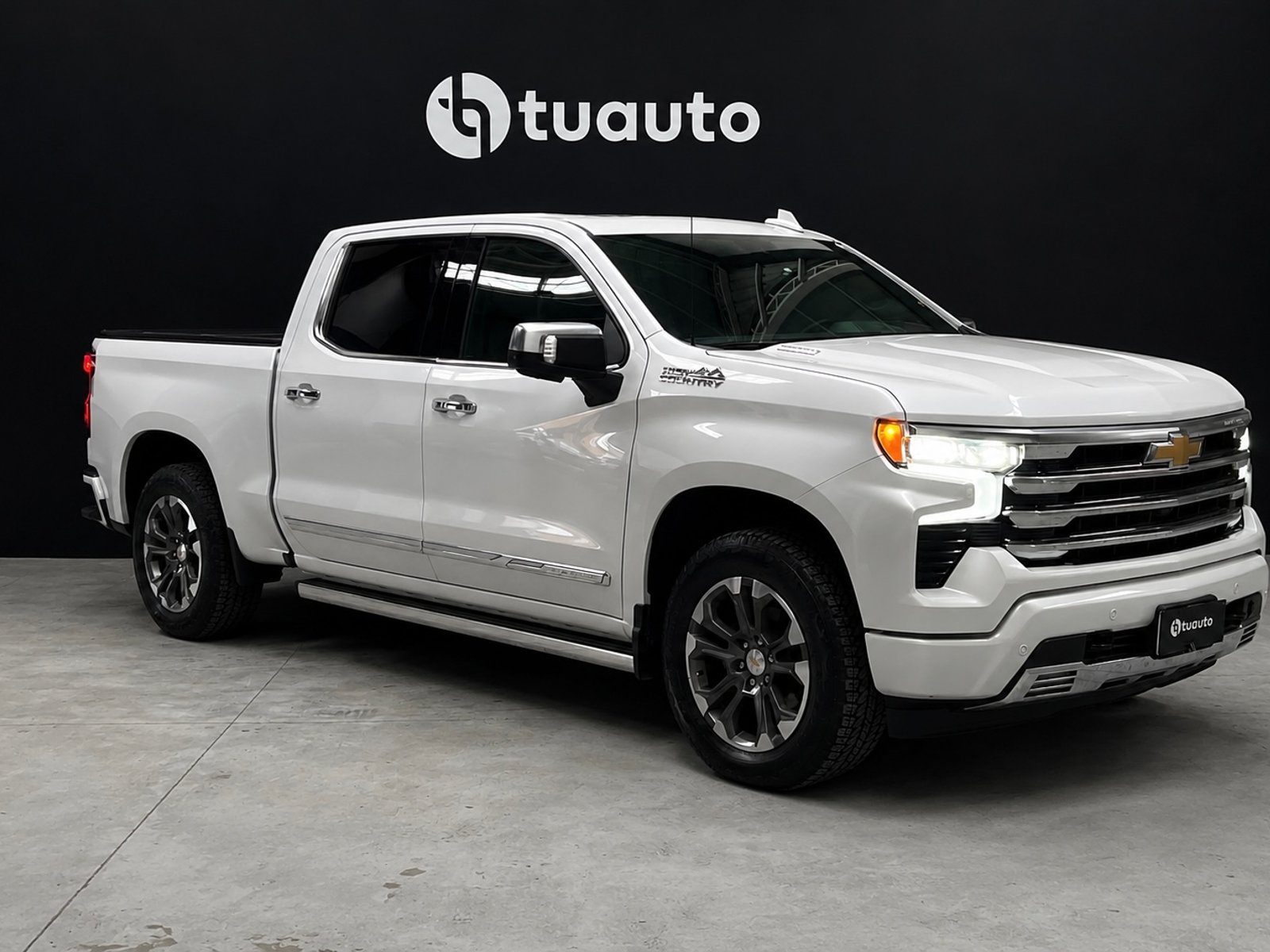 Chevrolet SILVERADO 4X4 3.0L AUT HIGH COUNTRY 2025 - Foto 2 de 18