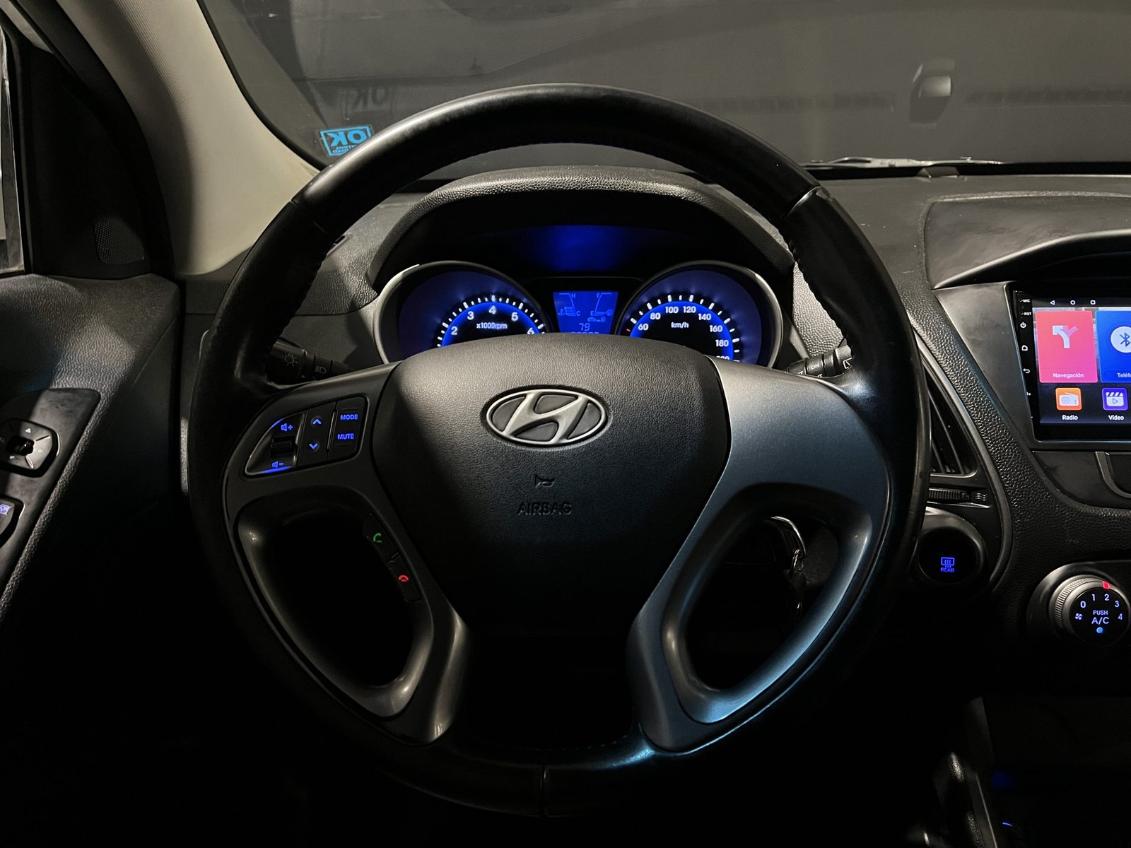 Hyundai TUCSON GL 2.0 MT 2015 - Imagen 14 de 18