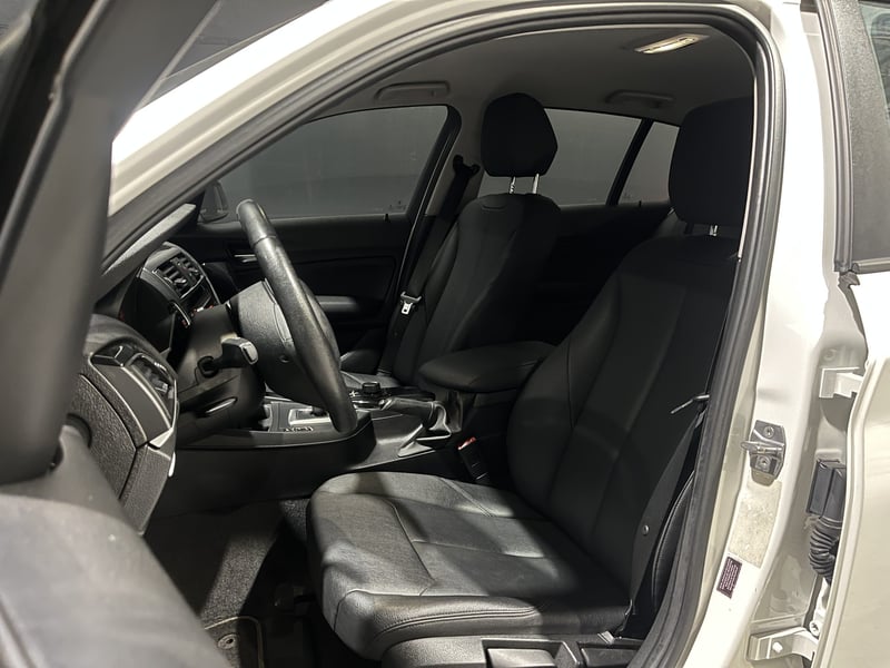 BMW 118 I LCI 1.5 AUT 2017 - Imagen 12 de 19
