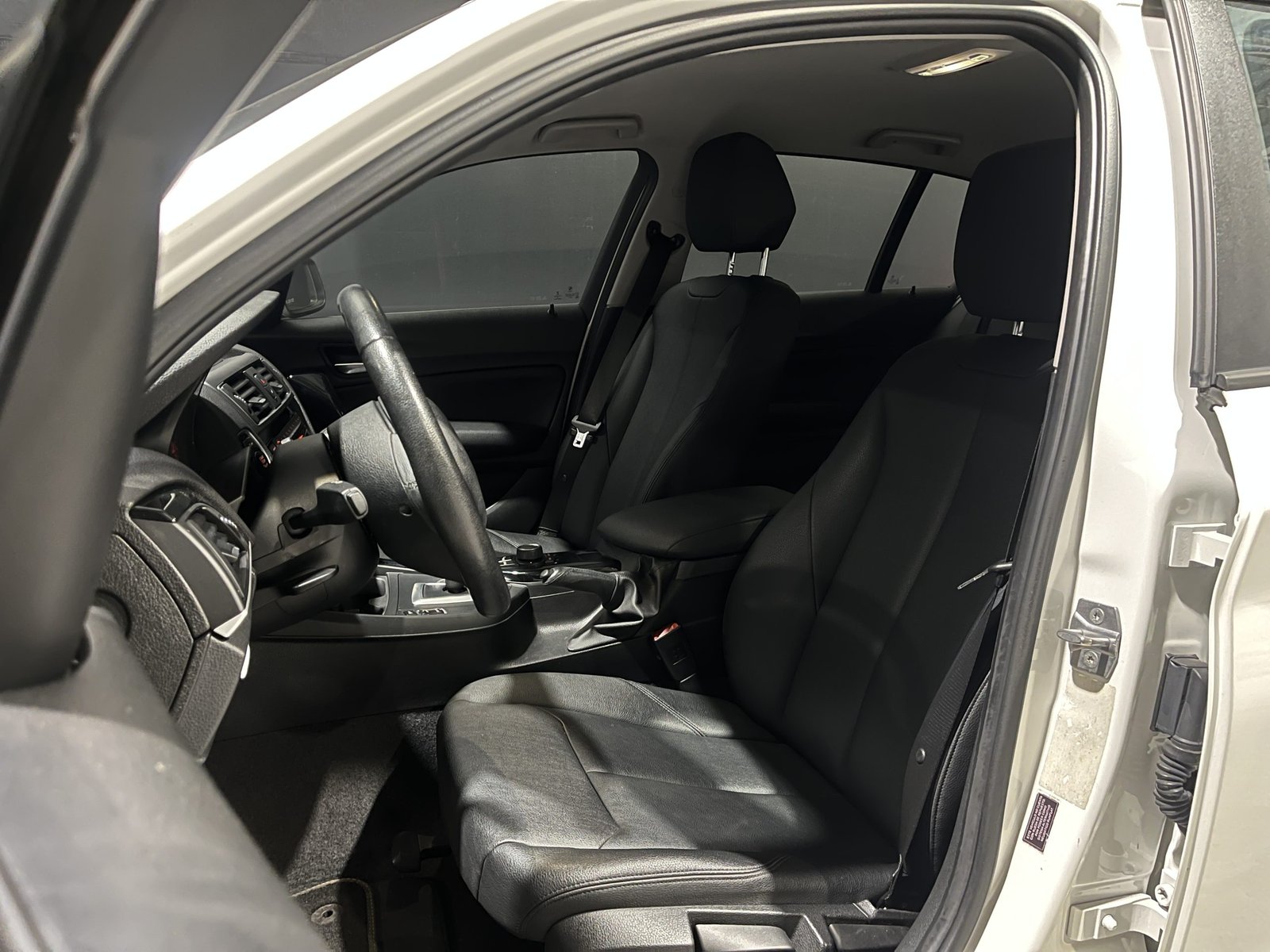 BMW 118 I LCI 1.5 AUT 2017 - Imagen 12 de 19
