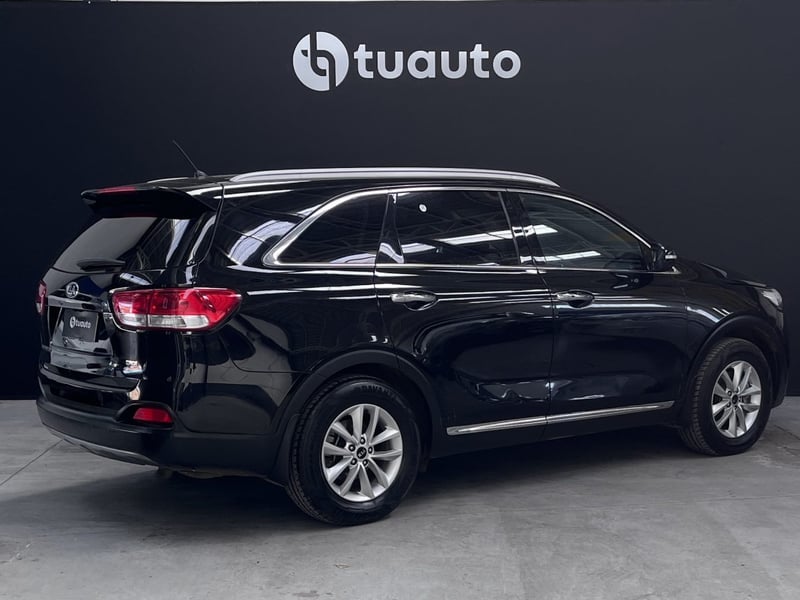 Kia SORENTO EX 2.2 MT 2017 - Imagen 4 de 16