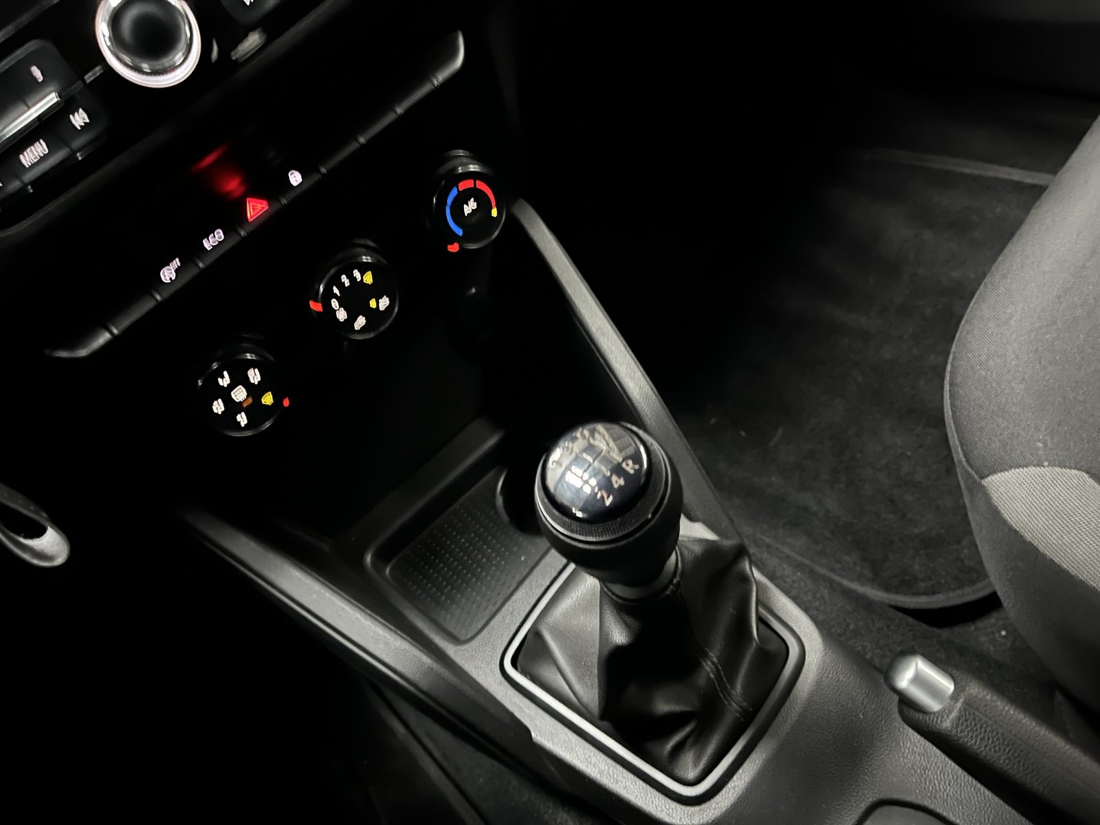 Renault DUSTER LIFE 1.6 MT 2021 - Imagen 18 de 19