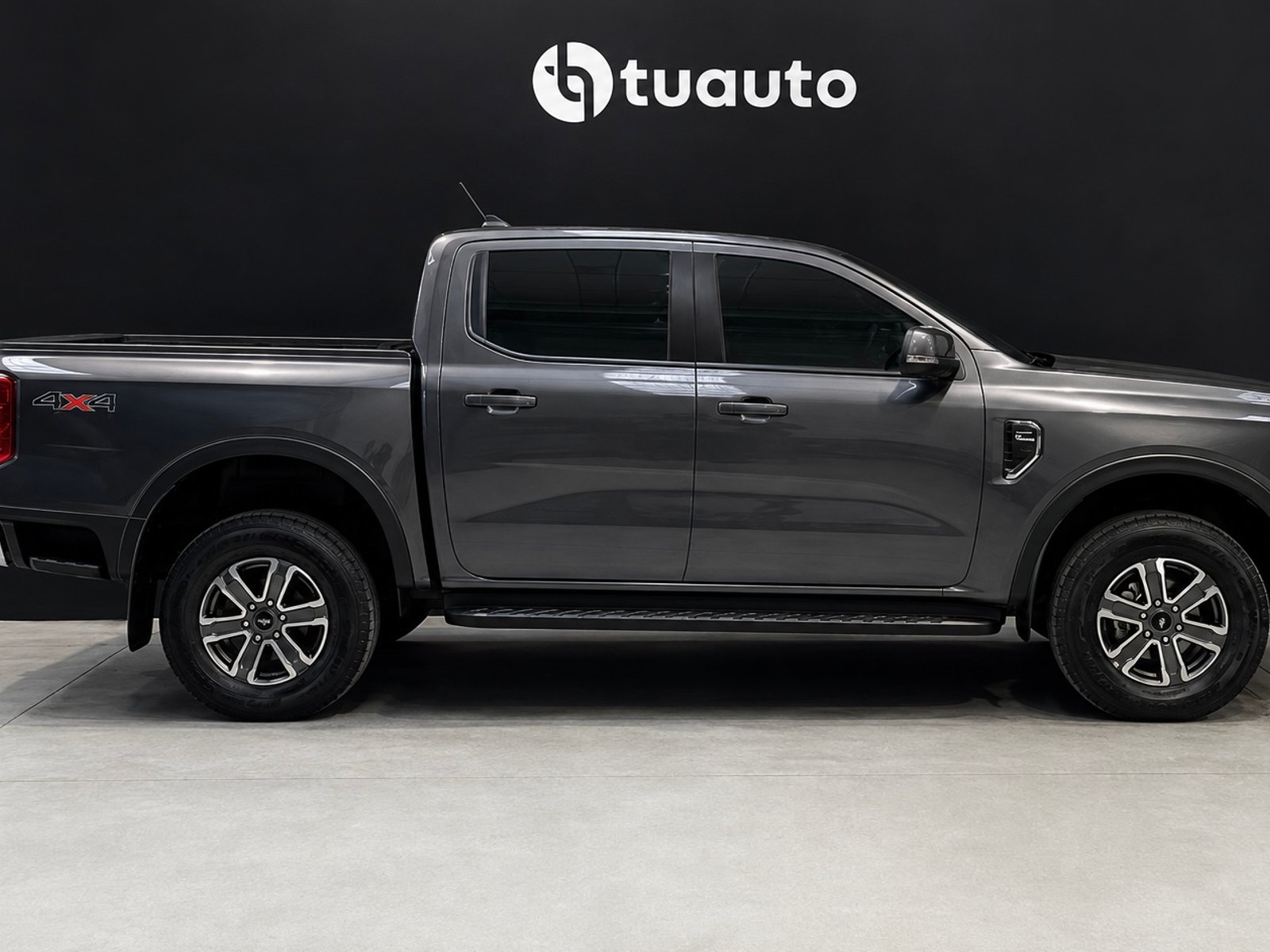 Ford RANGER XLT 4X4 2.0 AUT 2024 - Foto 3 de 15