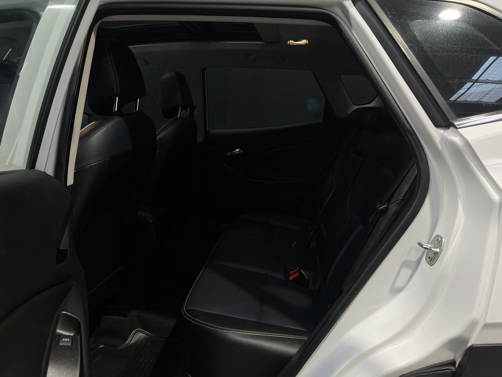 Chevrolet TRACKER PREMIER 1.2T AUT 2021 - Imagen 14 de 20
