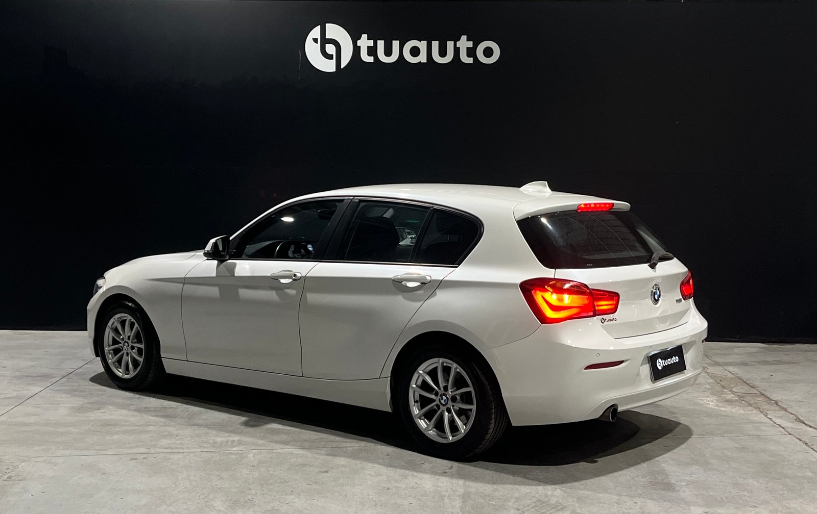 BMW 118 I LCI 1.5 AUT 2017 - Imagen 7 de 19