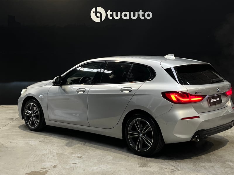 BMW 118I HATCHBACK 1.5 AUT 2022 - Imagen 6 de 19
