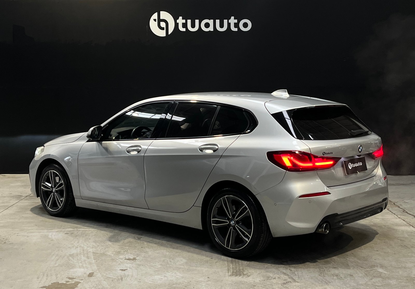 BMW 118I HATCHBACK 1.5 AUT 2022 - Imagen 6 de 19