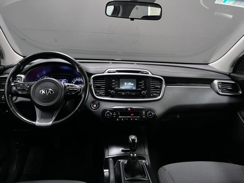 Hyundai VENUE QX VALUE MT 1.6 2023 - Imagen 15 de 17