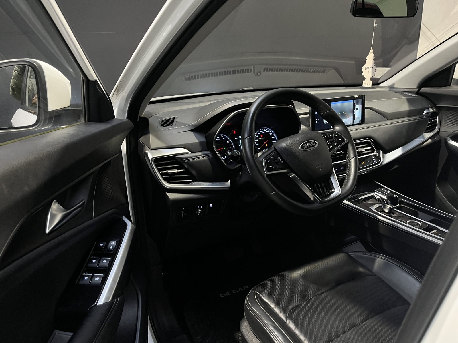 JAC JS8 LUXURY 1.5 AUT 2023 - Imagen 10 de 19