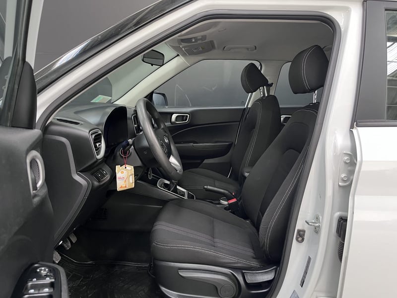 Hyundai VENUE QX VALUE MT 1.6 2023 - Imagen 13 de 17