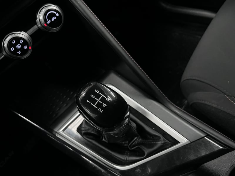 Changan CS15 HB 4X2 1.5 COM 2025 - Imagen 16 de 19