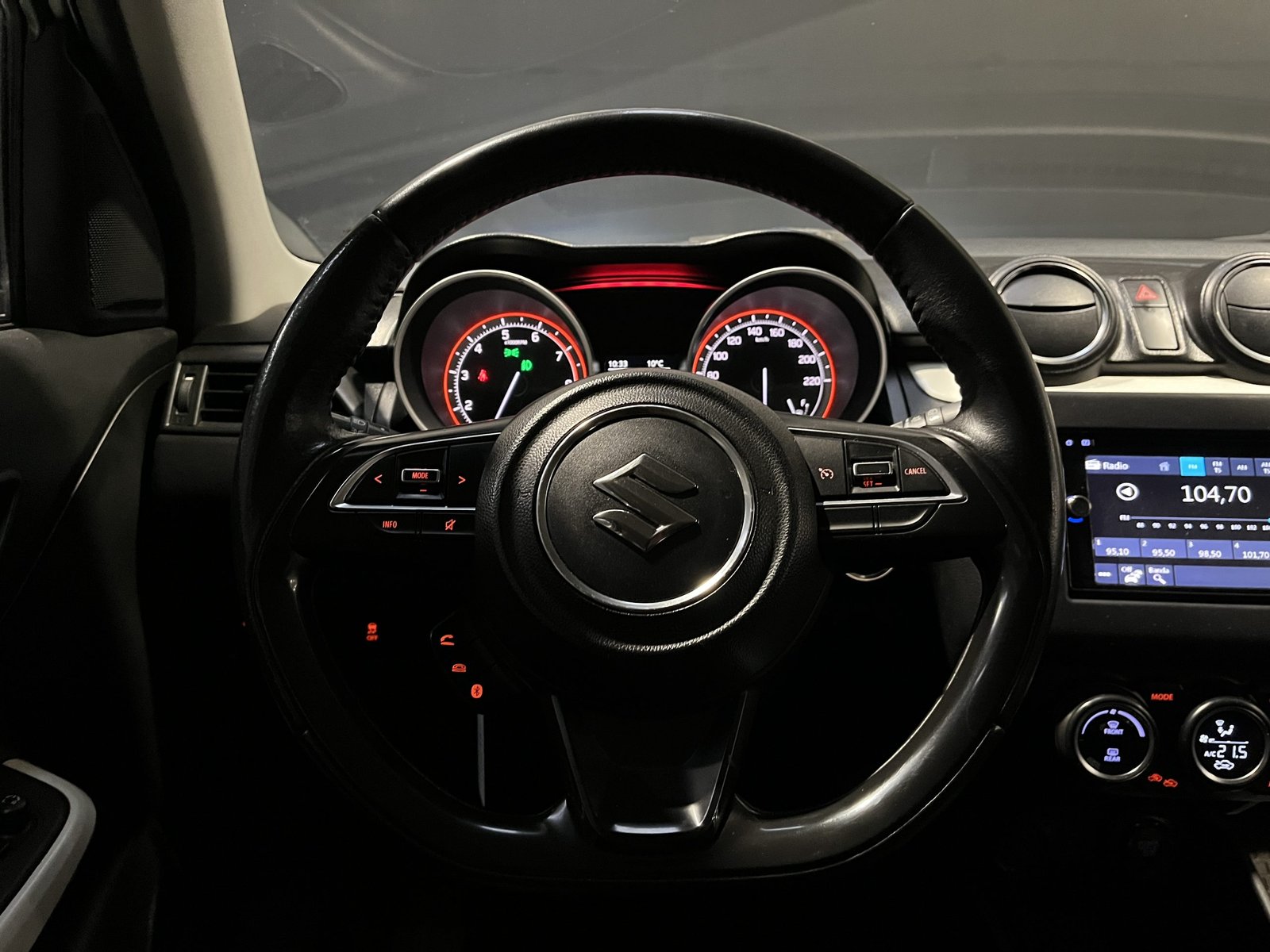 Suzuki SWIFT GLX HB 1.0 2018 - Imagen 14 de 19
