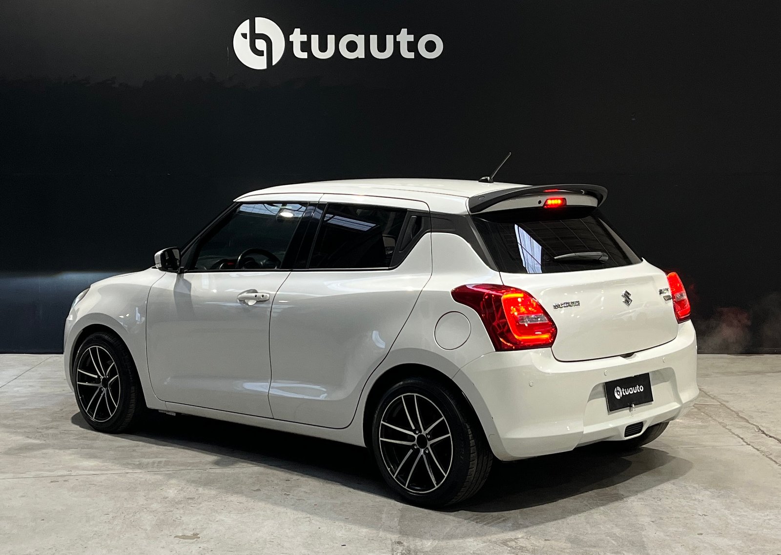 Suzuki SWIFT GLX HB 1.0 2018 - Imagen 6 de 19