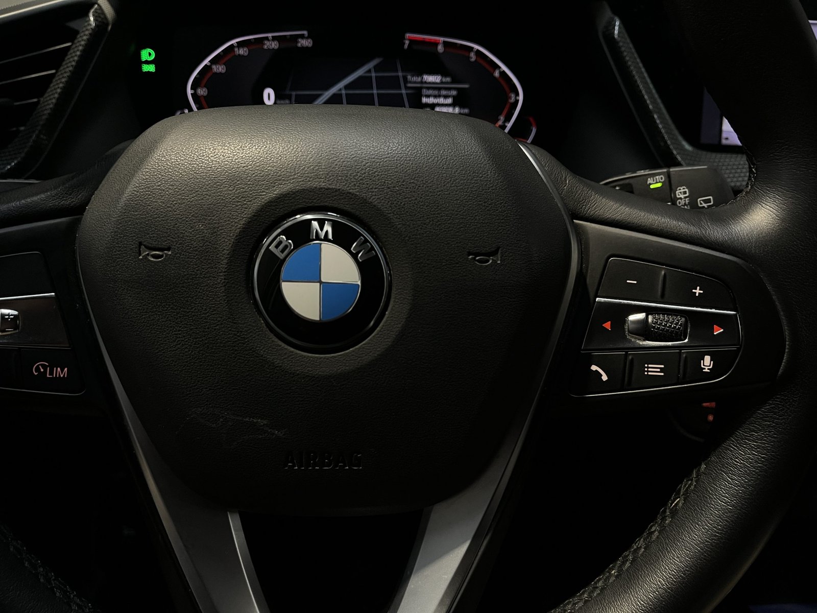 BMW 118I HATCHBACK 1.5 AUT 2022 - Imagen 12 de 19