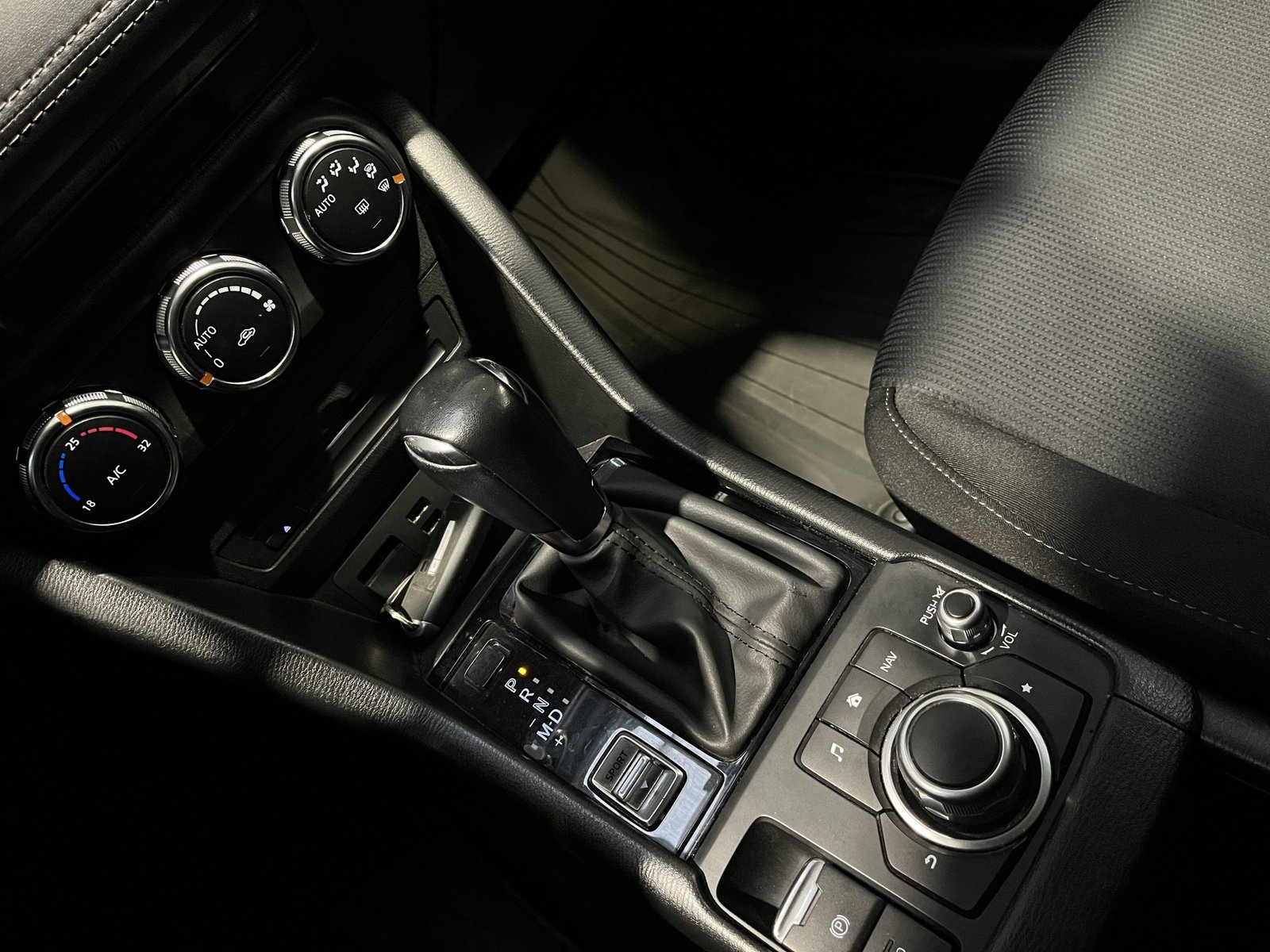 Mazda CX-3 2.0 AUT R 2019 - Imagen 16 de 19