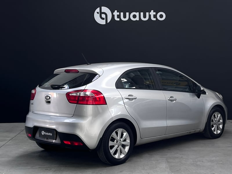 Kia RIO5 UB EX 1.4 MT 2013 - Imagen 4 de 17