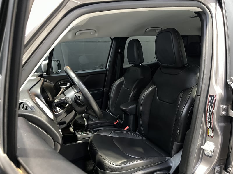 Jeep RENEGADE LONGITUDE 1.8 AUT 2020 - Imagen 13 de 19