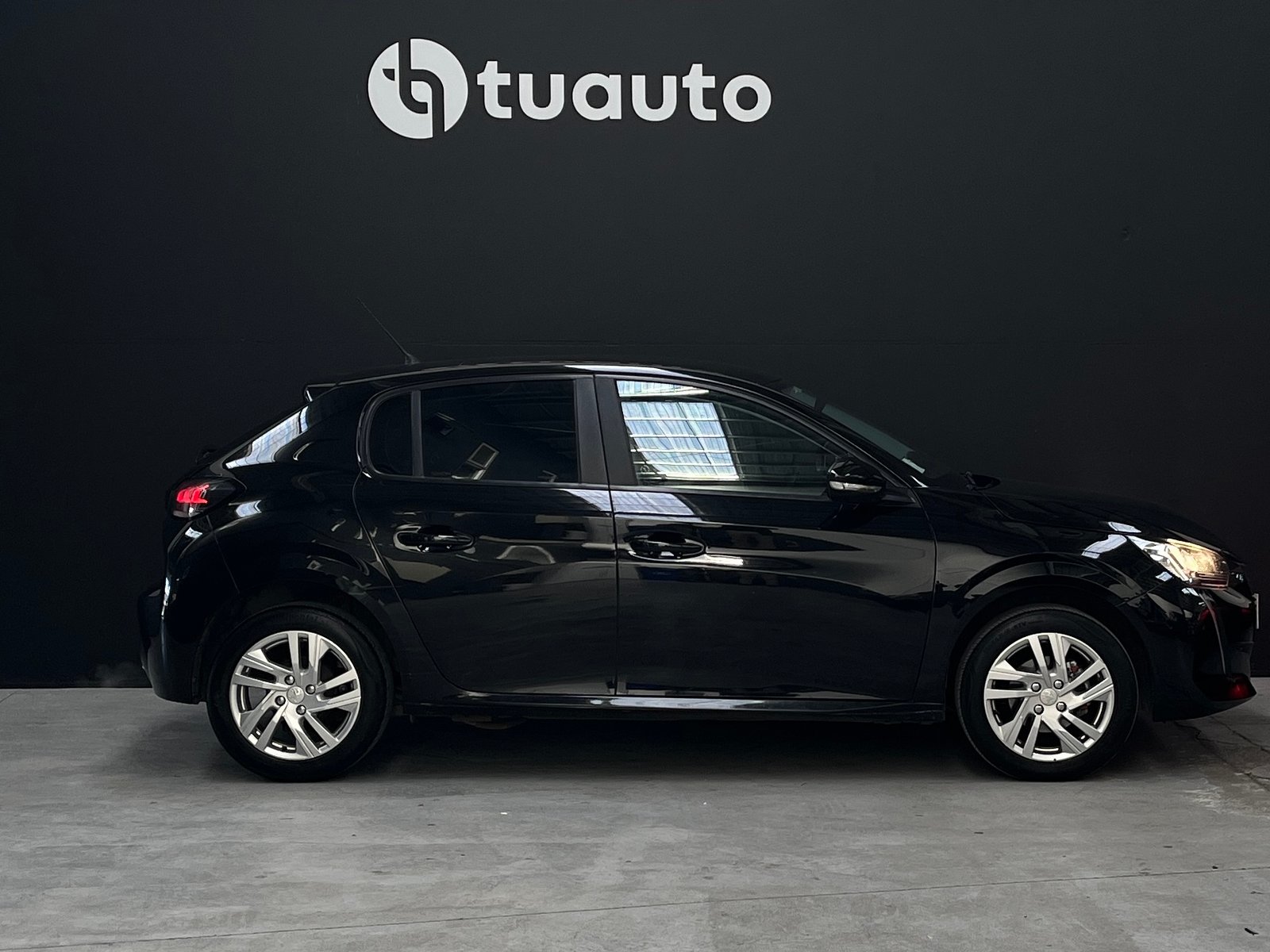 Peugeot 208 STYLE 1.2 MT 2023 - Foto 3 de 19