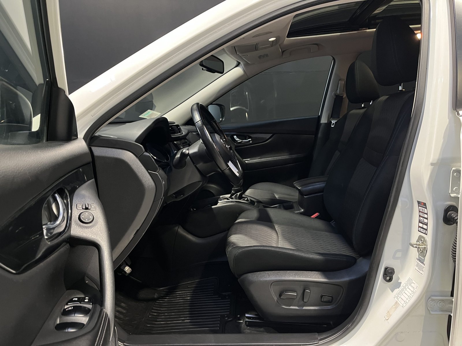 Nissan X-TRAIL ADVANCE CVT 2.5 AT 2023 - Imagen 9 de 20