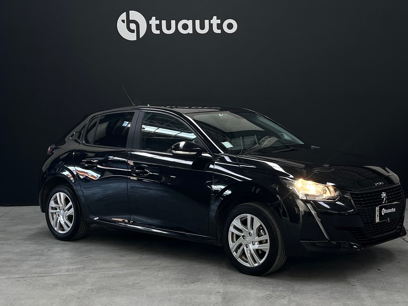 Peugeot 208 STYLE 1.2 MT 2023 - Foto 2 de 19