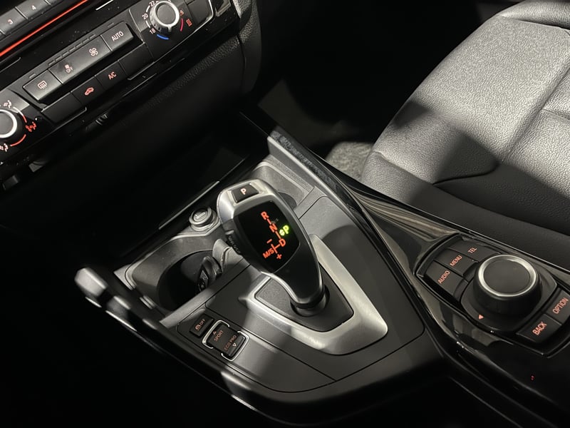 BMW 118 I LCI 1.5 AUT 2017 - Imagen 19 de 19