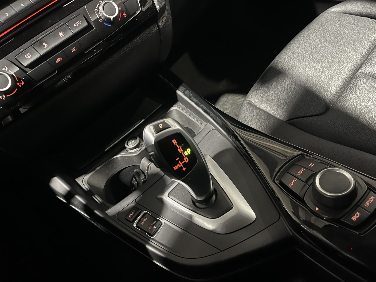 BMW 118 I LCI 1.5 AUT 2017 - Imagen 19 de 19