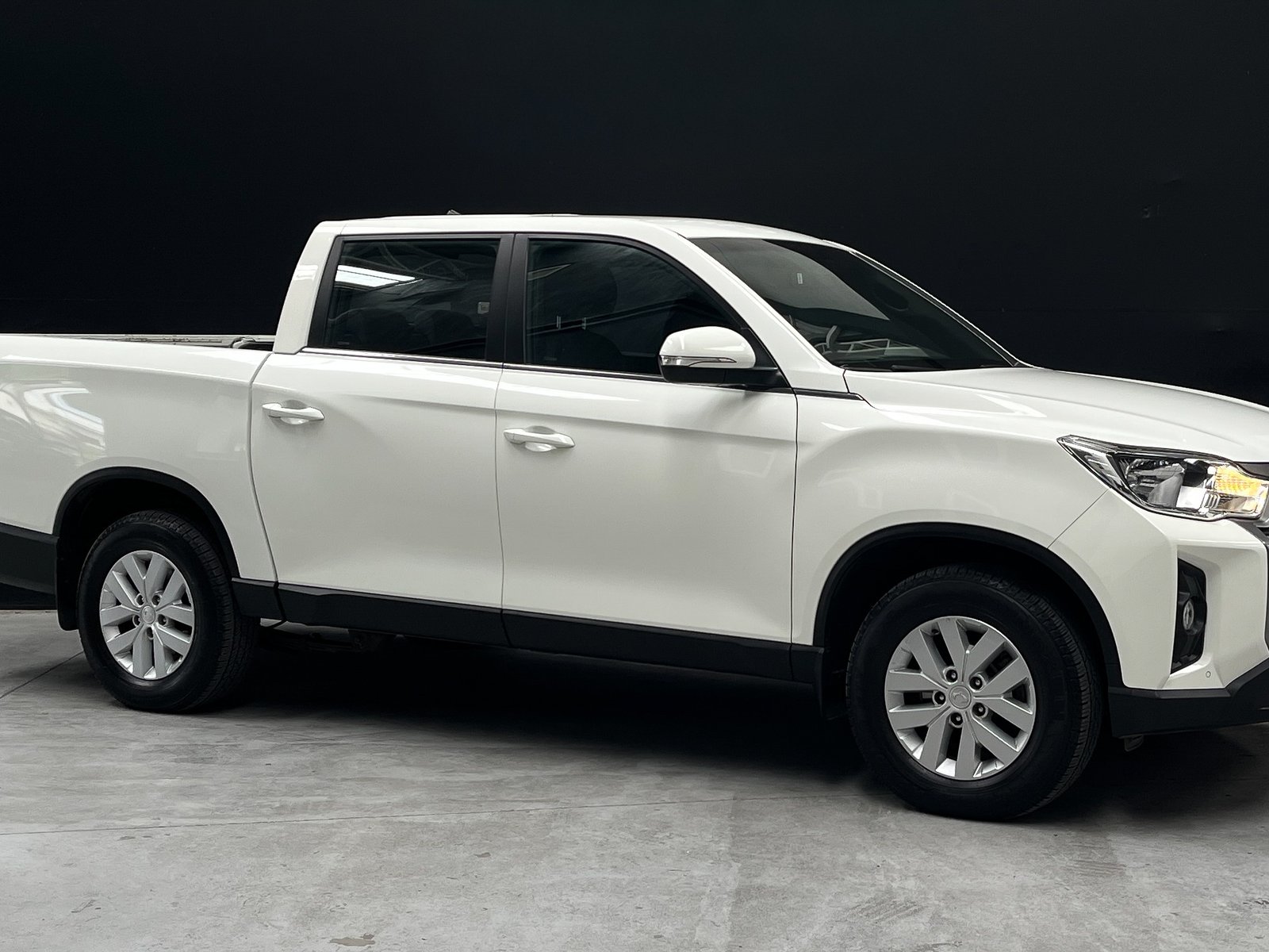 SsangYong MUSSO GRAND 4X4 2.2 2024 - Foto 3 de 14
