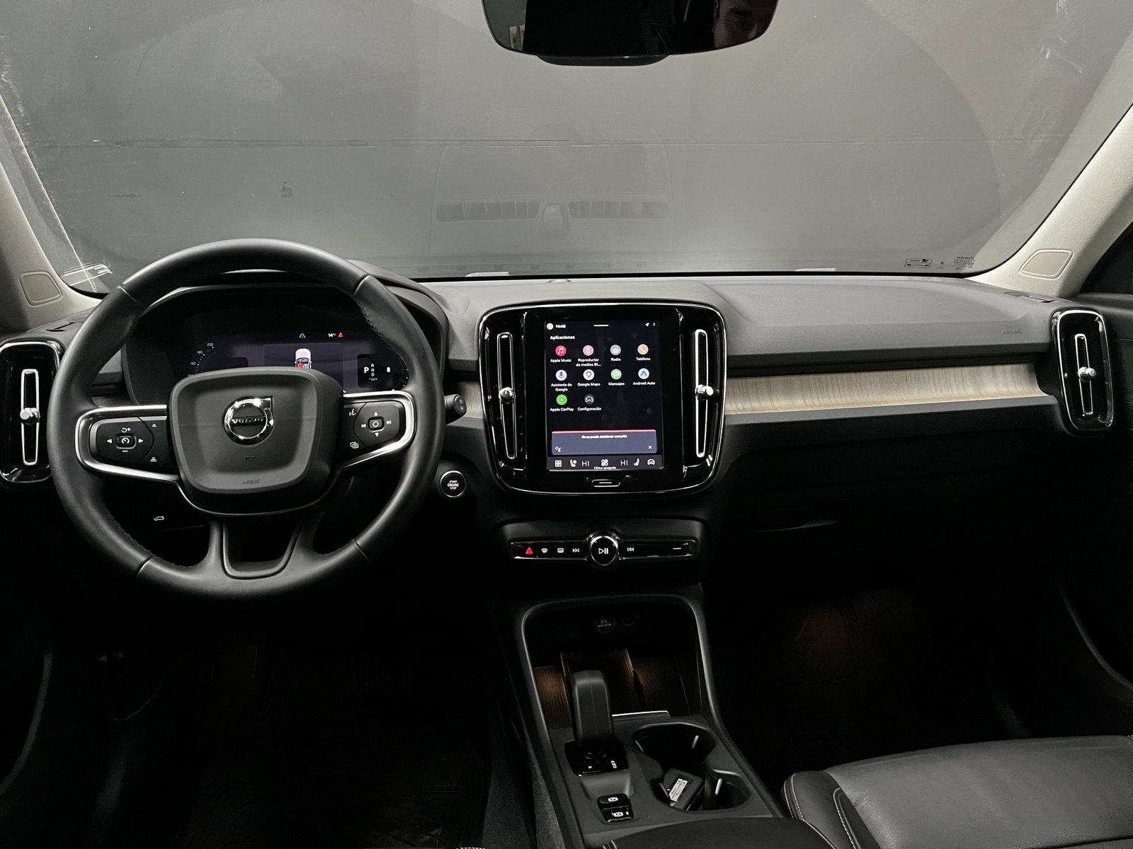 Volvo XC40 B4 PLUS 2.0 AUT 2024 - Imagen 15 de 17