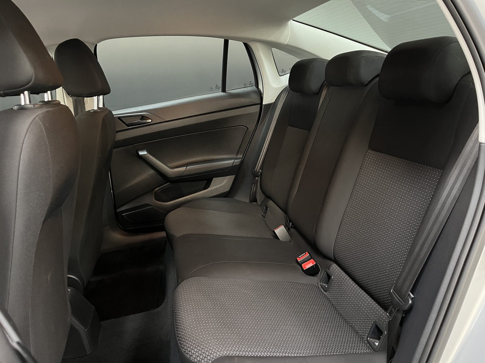 VOLKSWAGEN VIRTUS 1.6 TRENDLINE MT 2023 - Imagen 15 de 20