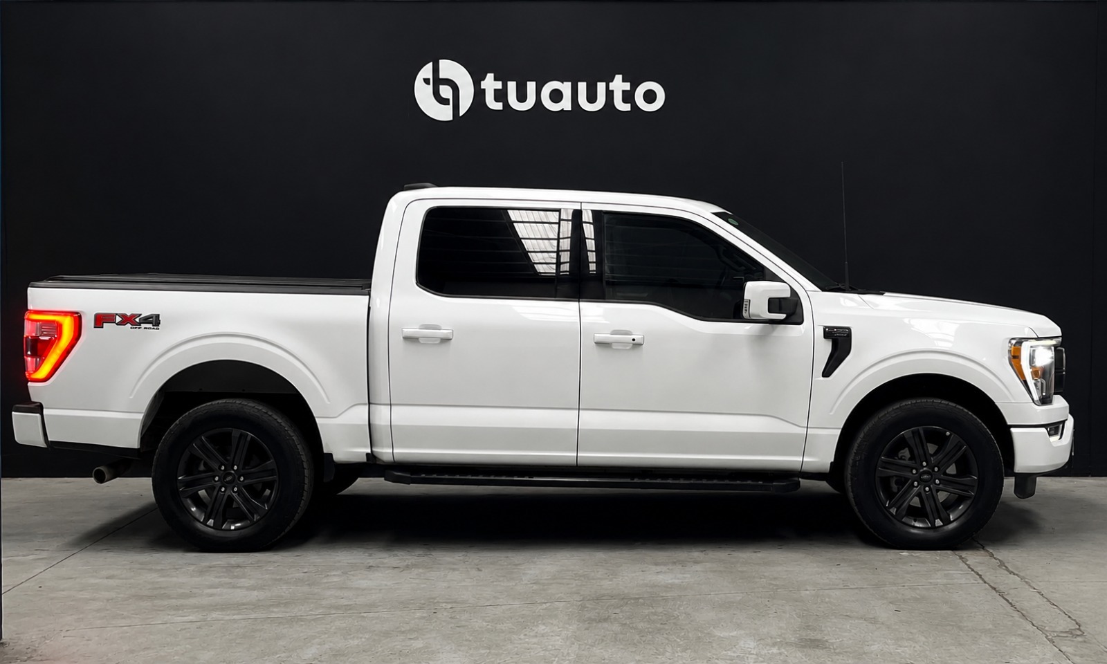 Ford F-150 LARIAT SPORT 4X4 5.0L AUT 2024 - Imagen 4 de 19