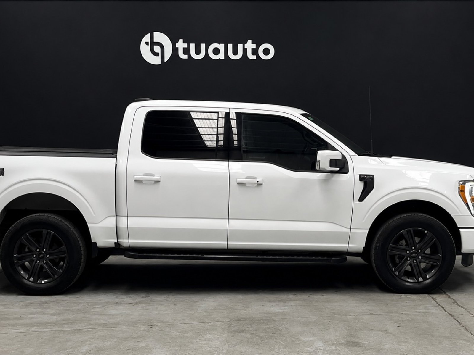 Ford F-150 LARIAT SPORT 4X4 5.0L AUT 2024 - Foto 4 de 19