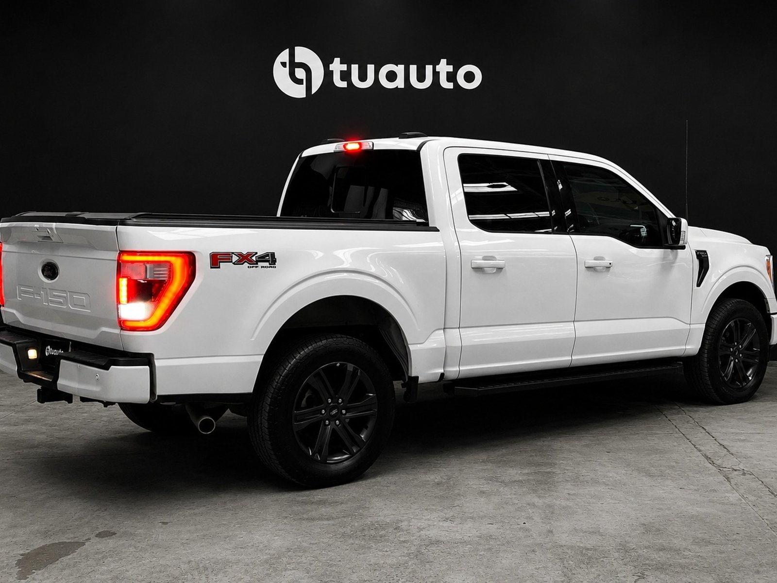 Ford F-150 LARIAT SPORT 4X4 5.0L AUT 2024 - Foto 3 de 19