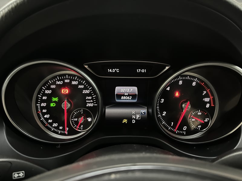 Mercedes-Benz GLA200 1.6 AUT 2018 - Imagen 17 de 19