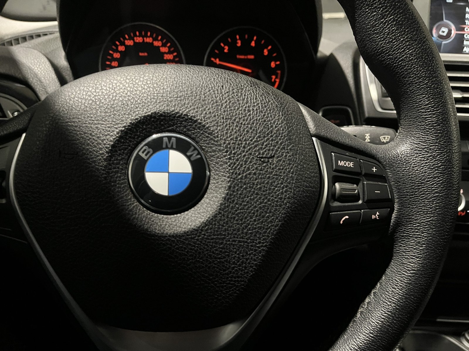 BMW 118 I LCI 1.5 AUT 2017 - Imagen 15 de 19
