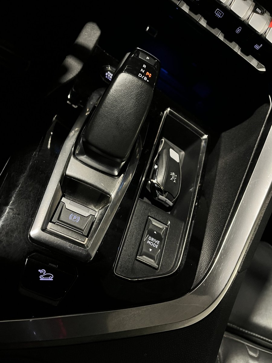 PEUGEOT 3008 HYBRID 300 4X4 1.6 AUT 2022 - Imagen 10 de 20