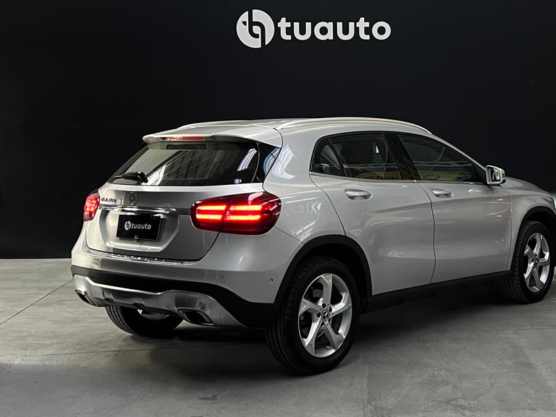 Mercedes-Benz GLA200 1.6 AUT 2018 - Imagen 4 de 19