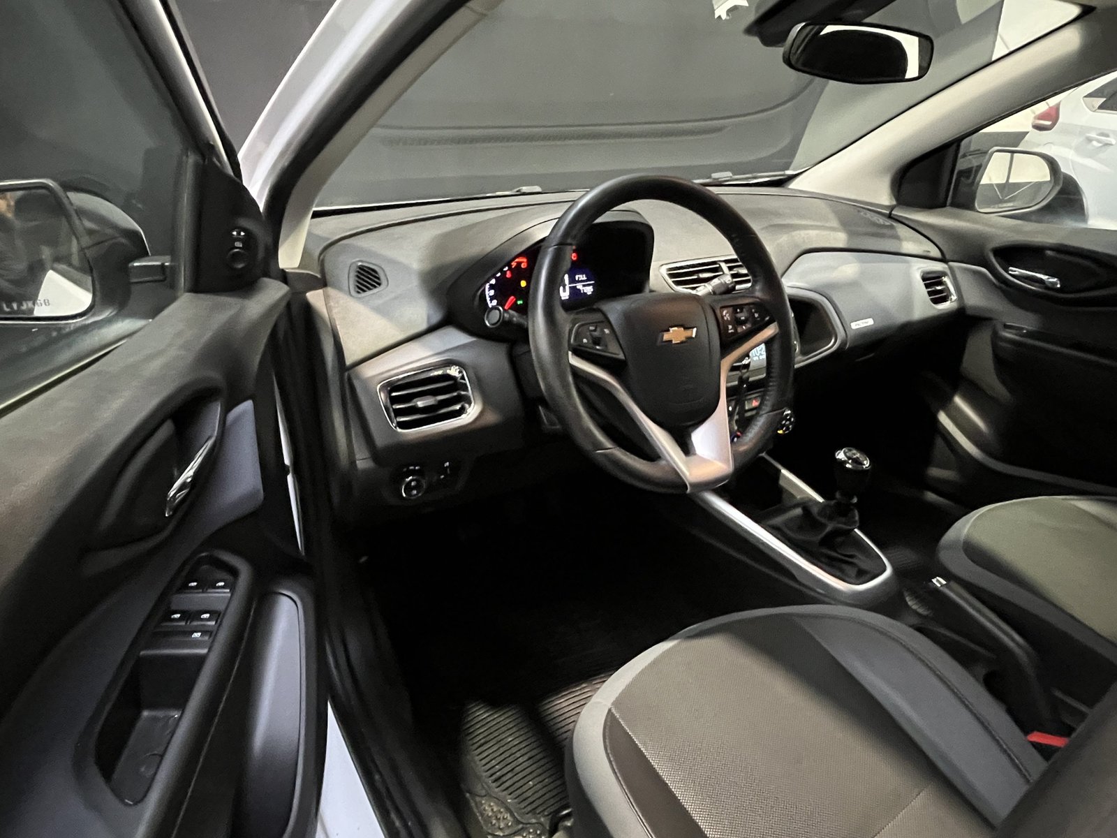 Chevrolet ONIX ACTIVE HB 1.4 MT 2020 - Imagen 13 de 19