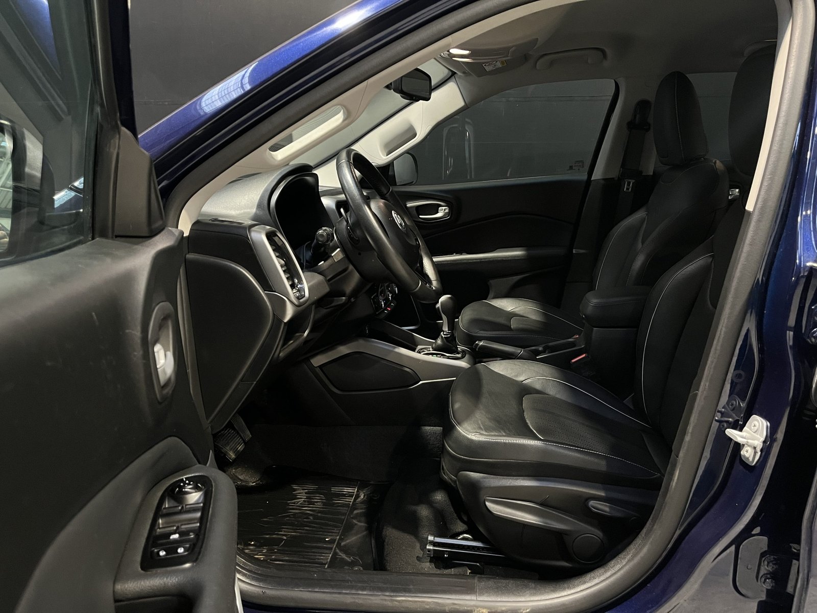 RAM 1000 BIG HORN FWD BZ 1.8 AUT 2024 - Imagen 9 de 19