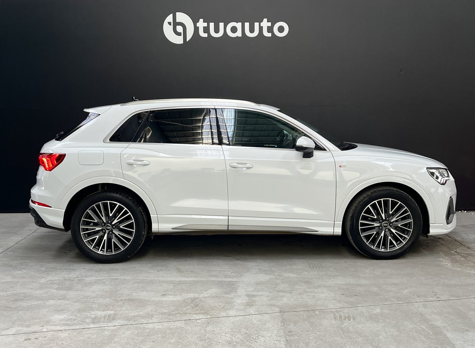Audi Q3 35 TFSI 1.4 AUT S LINE 2023 - Imagen 4 de 18