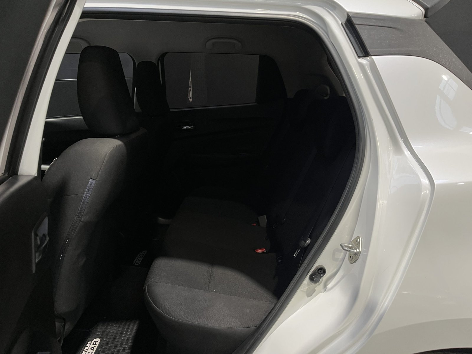 Suzuki SWIFT GLX HB 1.0 2018 - Imagen 10 de 19