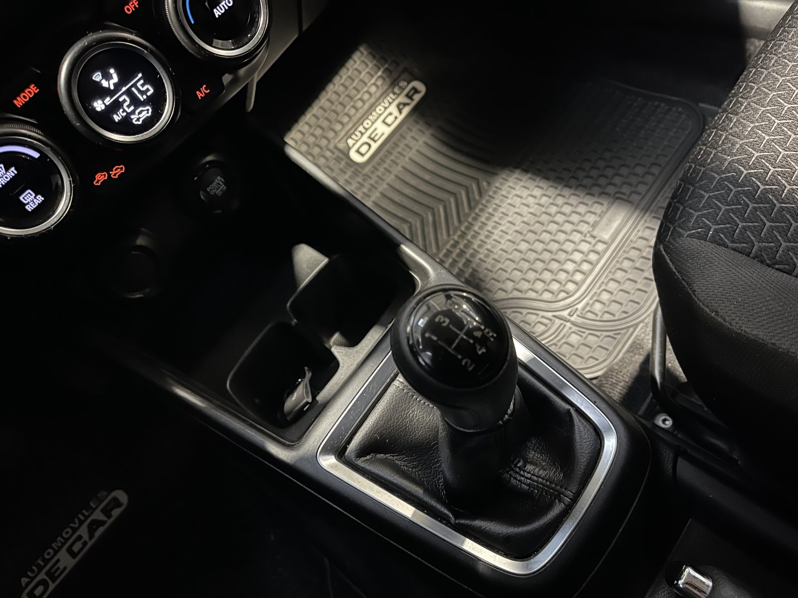 Suzuki SWIFT GLX HB 1.0 2018 - Imagen 19 de 19