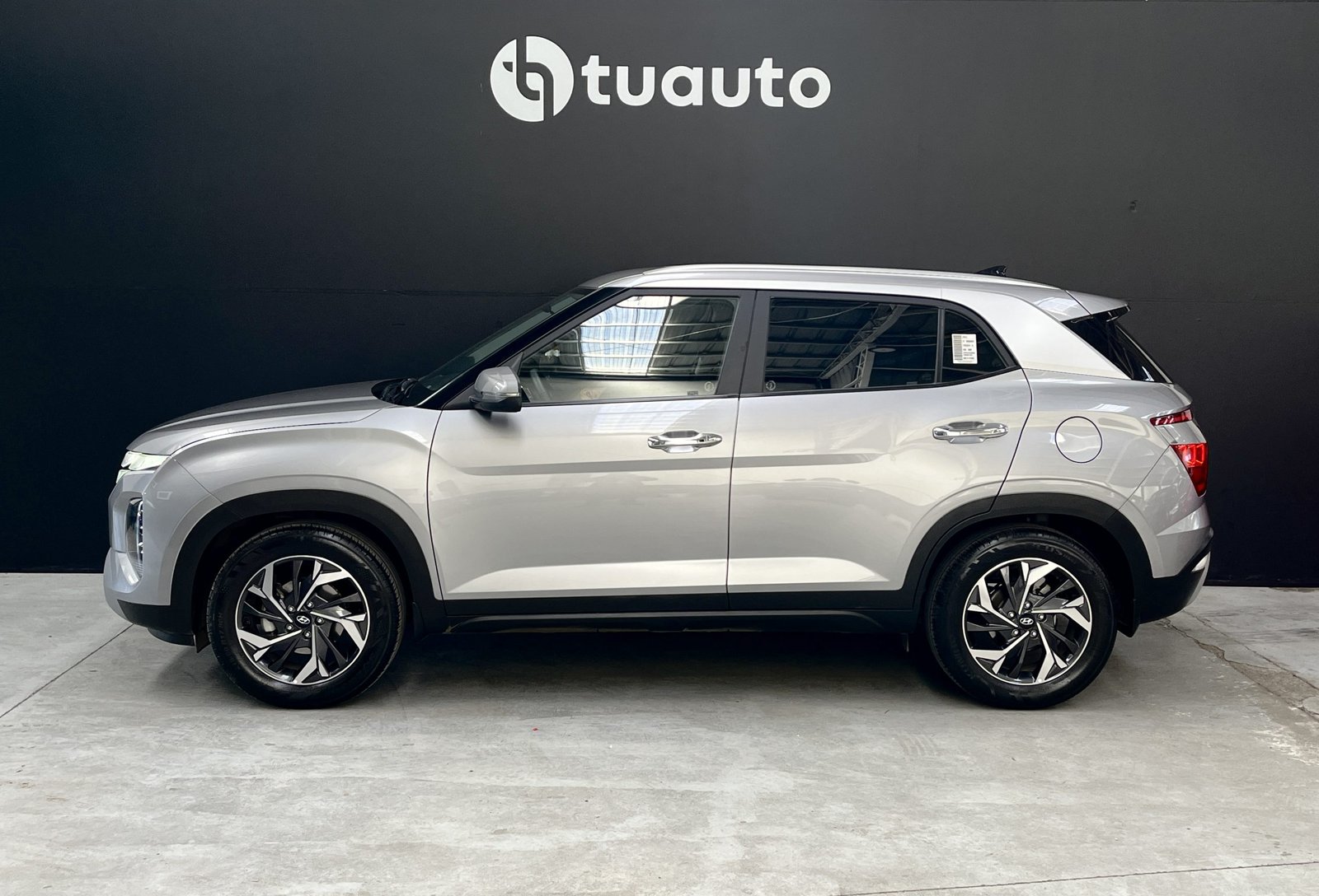 Hyundai CRETA CVT DESIGN 1.5 2024 - Imagen 8 de 18