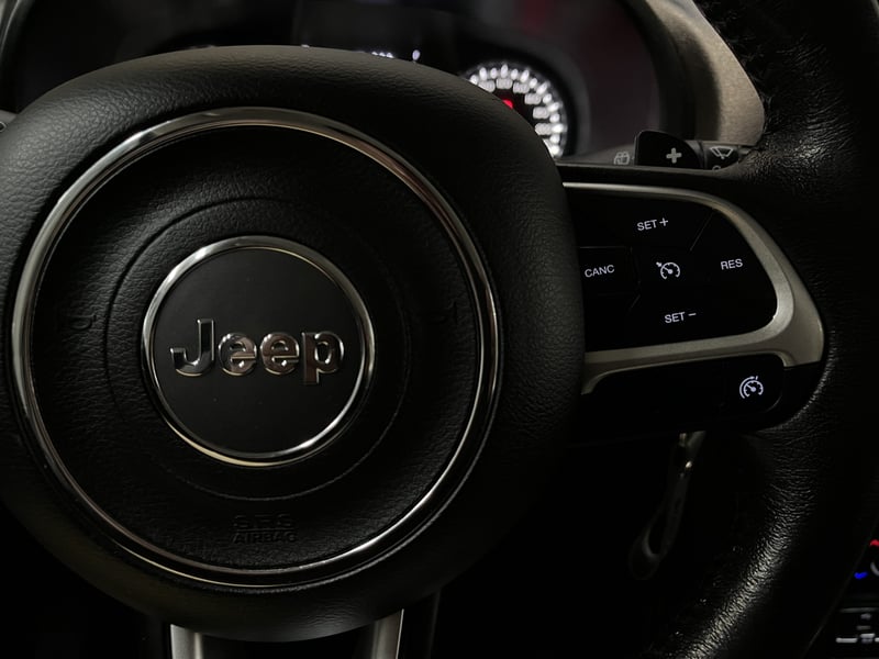 Jeep RENEGADE LONGITUDE 1.8 AUT 2020 - Imagen 10 de 19