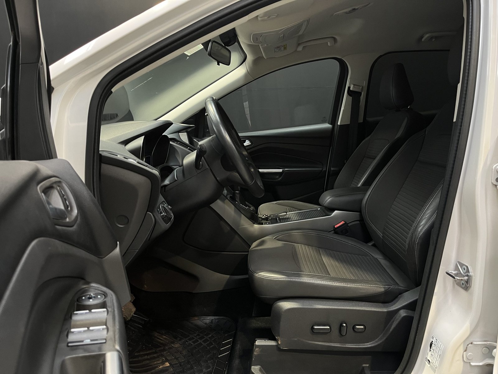 Ford ESCAPE 2.5 AUT 2020 - Imagen 14 de 19