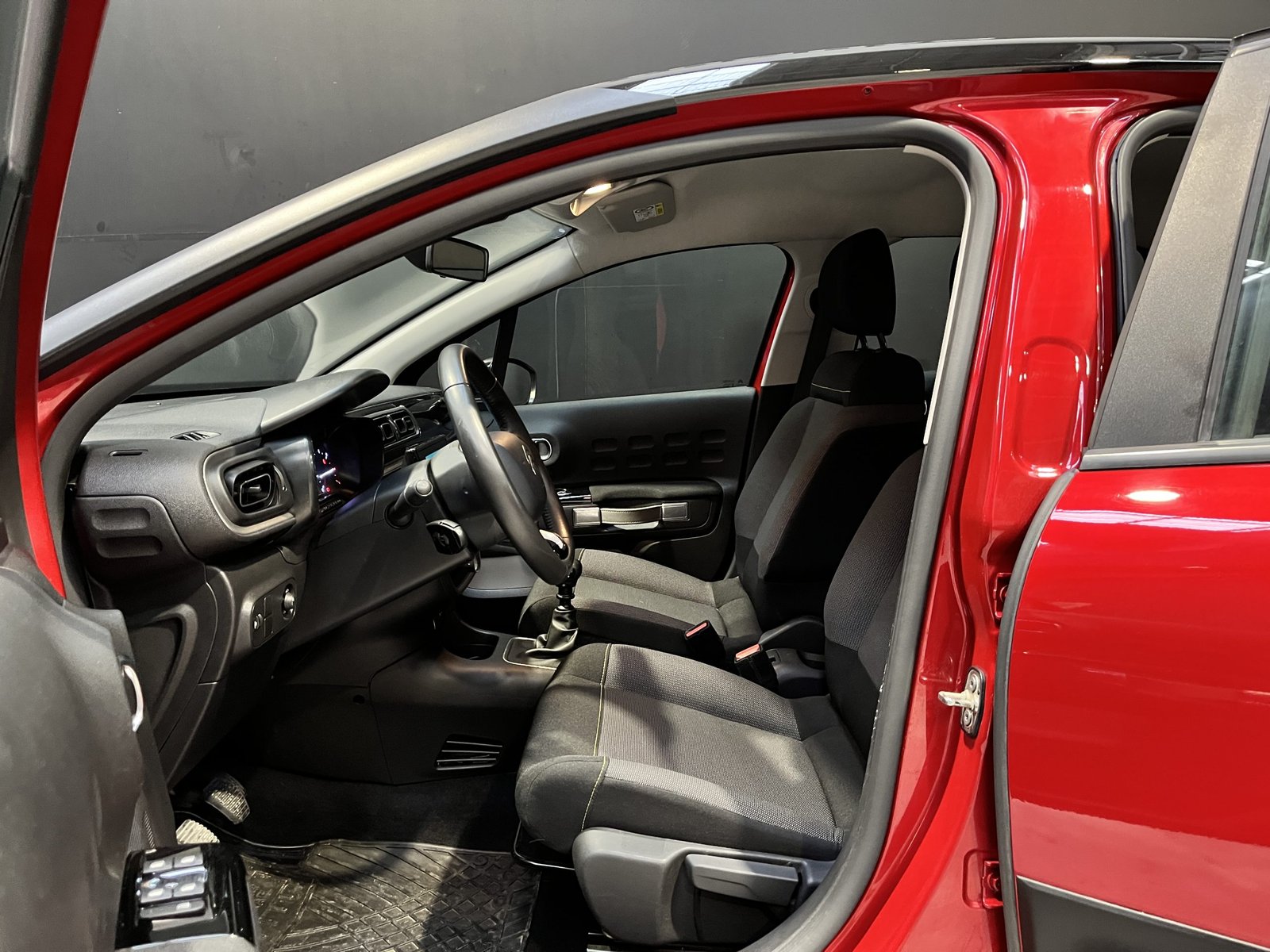 Citroën CITROEN C3 1.5 HDI MT FEEL 2022 - Imagen 10 de 20