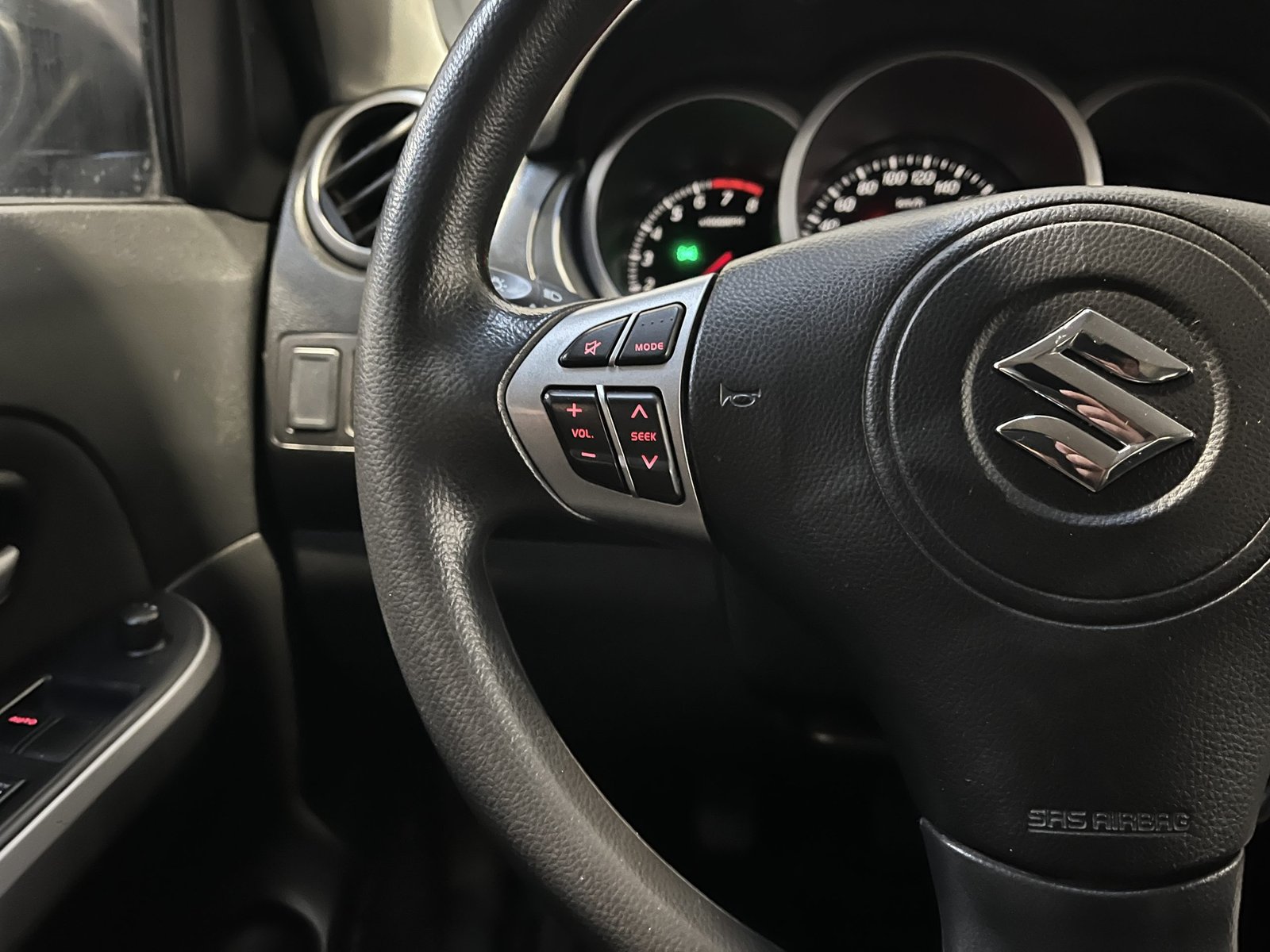 Suzuki GRAND VITARA GLX SPORT 4X4 2.4 2018 - Imagen 14 de 16
