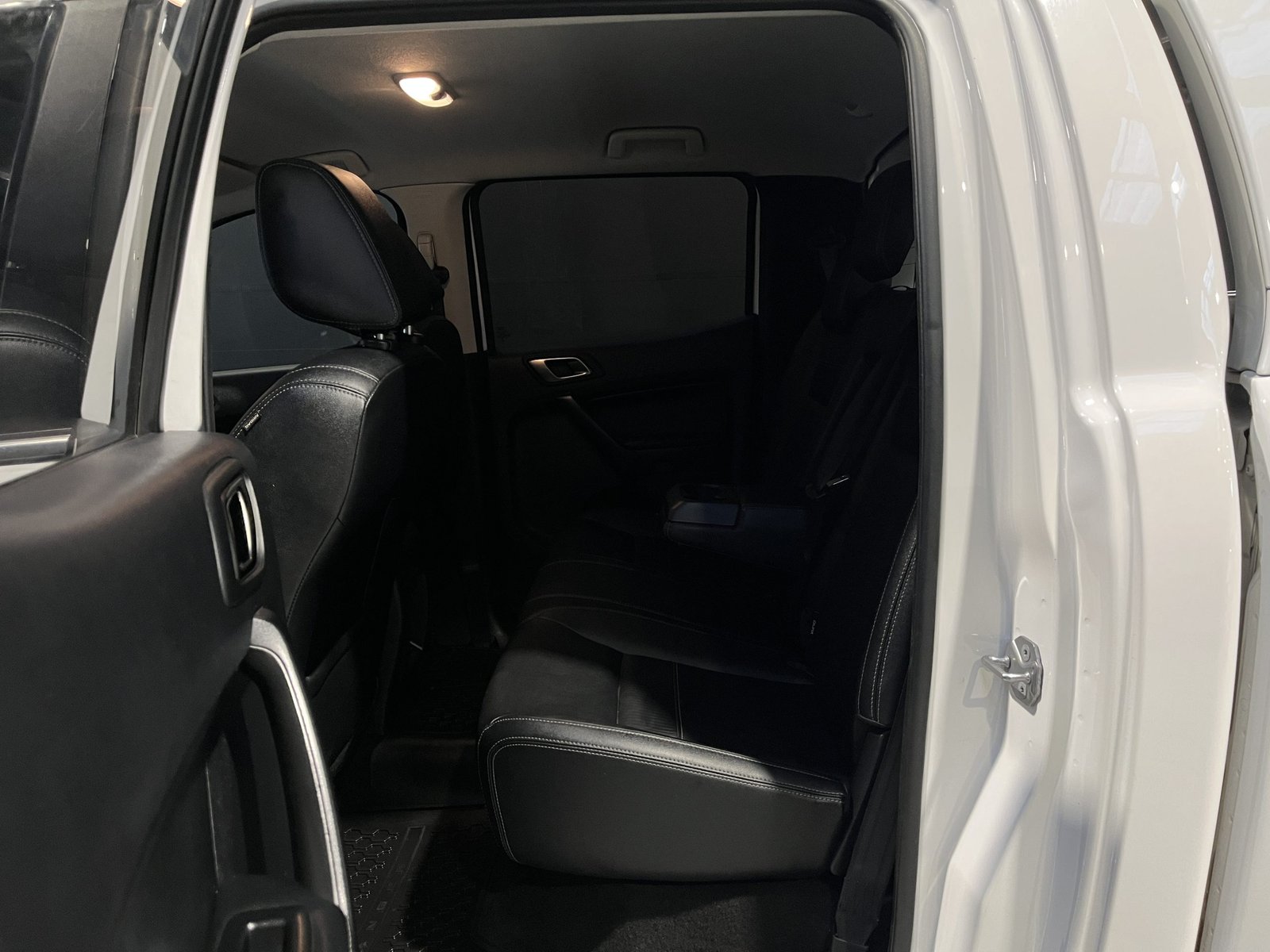 Ford RANGER LIMITED DCAB 4X4 3.2 AUT 2022 - Imagen 9 de 19