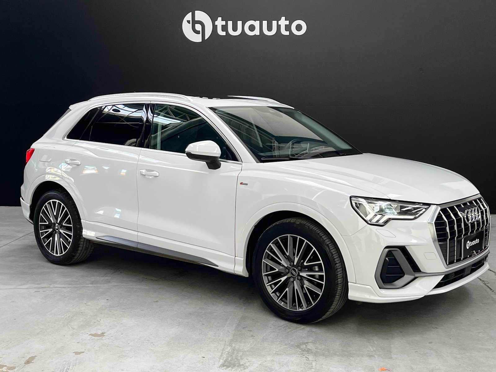 Audi Q3 35 TFSI 1.4 AUT S LINE 2023 - Foto 2 de 18