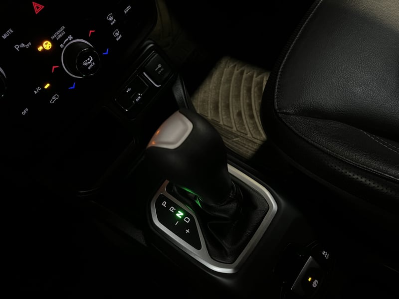 Jeep RENEGADE LONGITUDE 1.8 AUT 2020 - Imagen 17 de 19