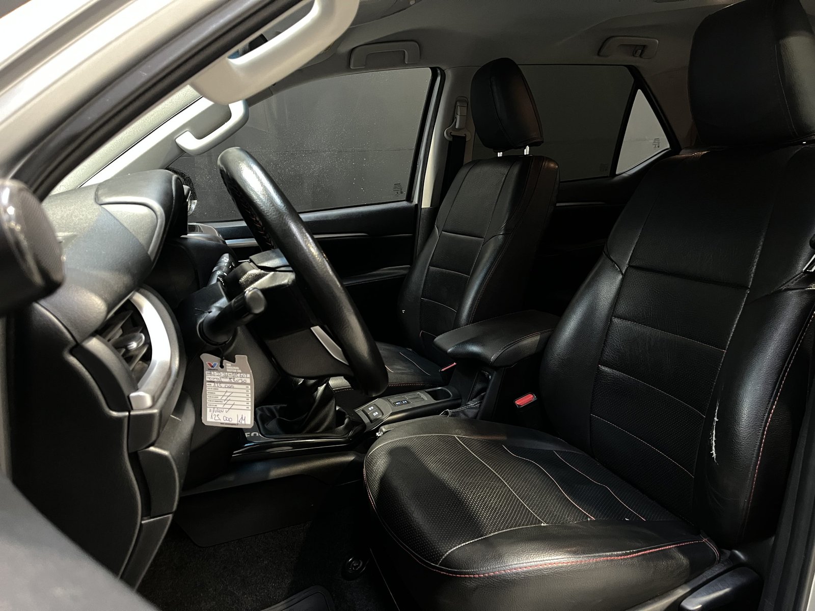 Toyota FORTUNER SR5 4X4 MT 2.8 2022 - Imagen 19 de 20